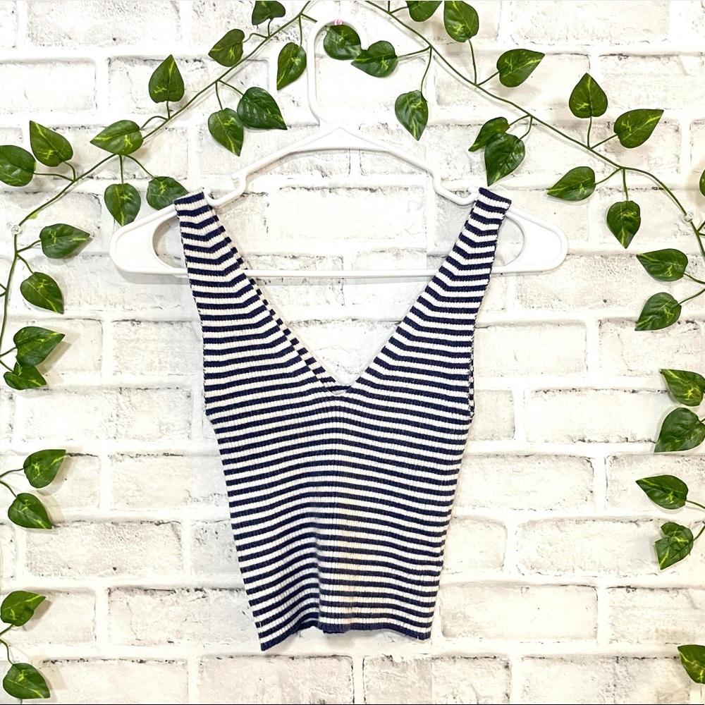 Forever 21 Blue Striped Knit Crop Top Size Small